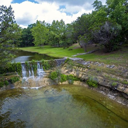 Falls Log Home Wimberley Exteriér fotografie